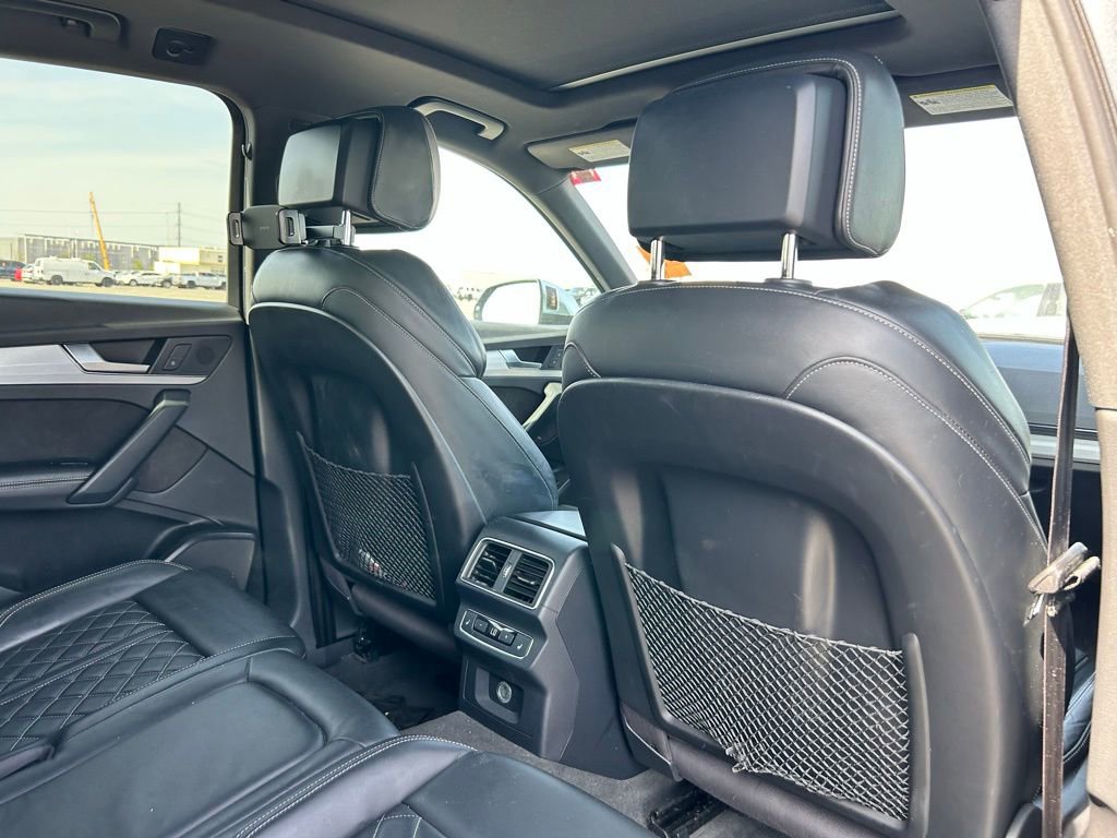 Used 2018 Audi SQ5 Premium Plus w/ Navigation Package image 17