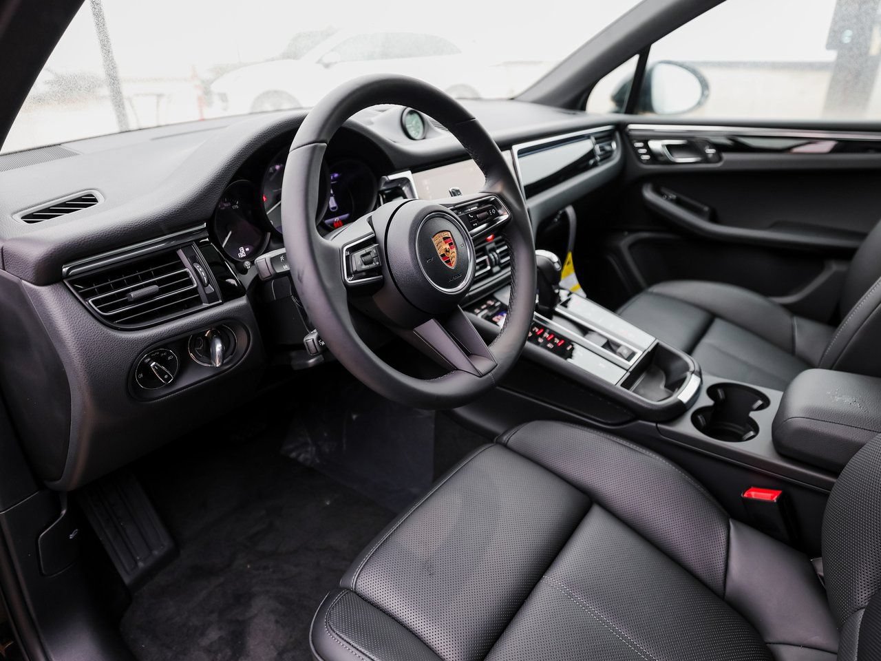 Certified 2026 Porsche Macan S AWD/4WD image 4