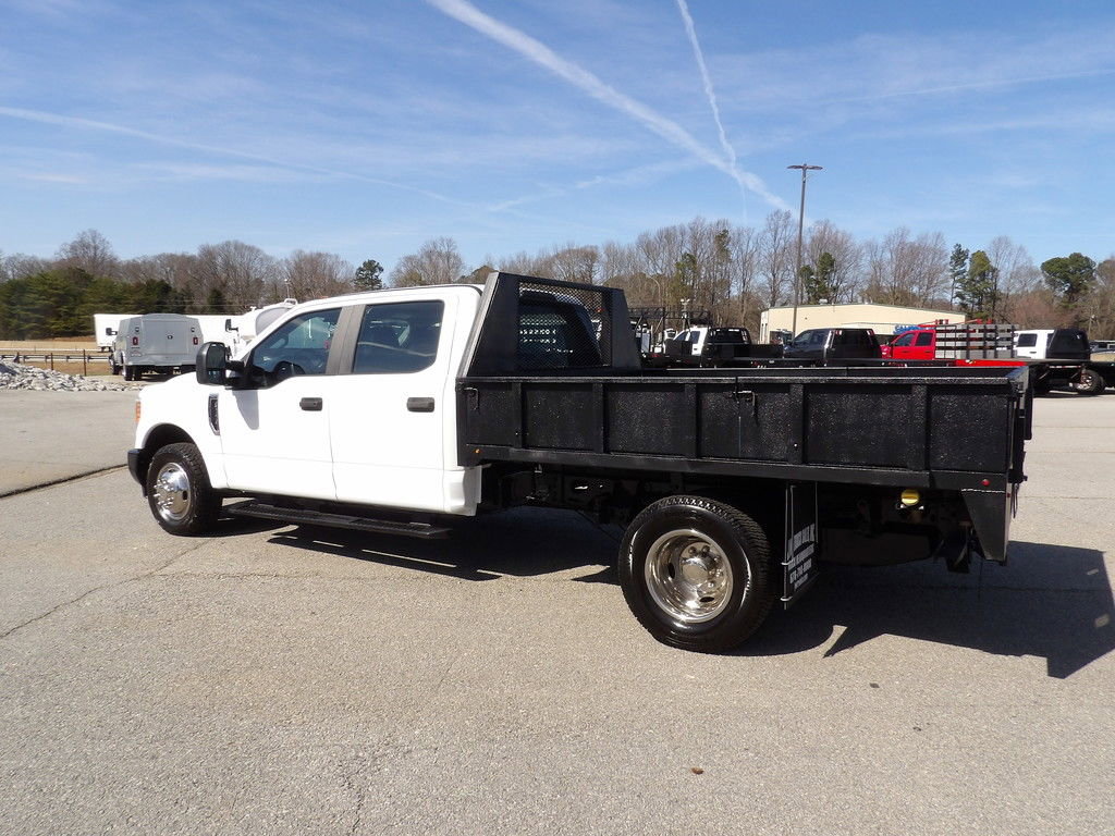 Used 2017 Ford F350 XL image 4