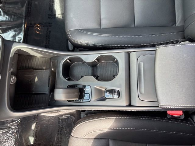 Used 2025 Volvo XC40 B5 Core image 21