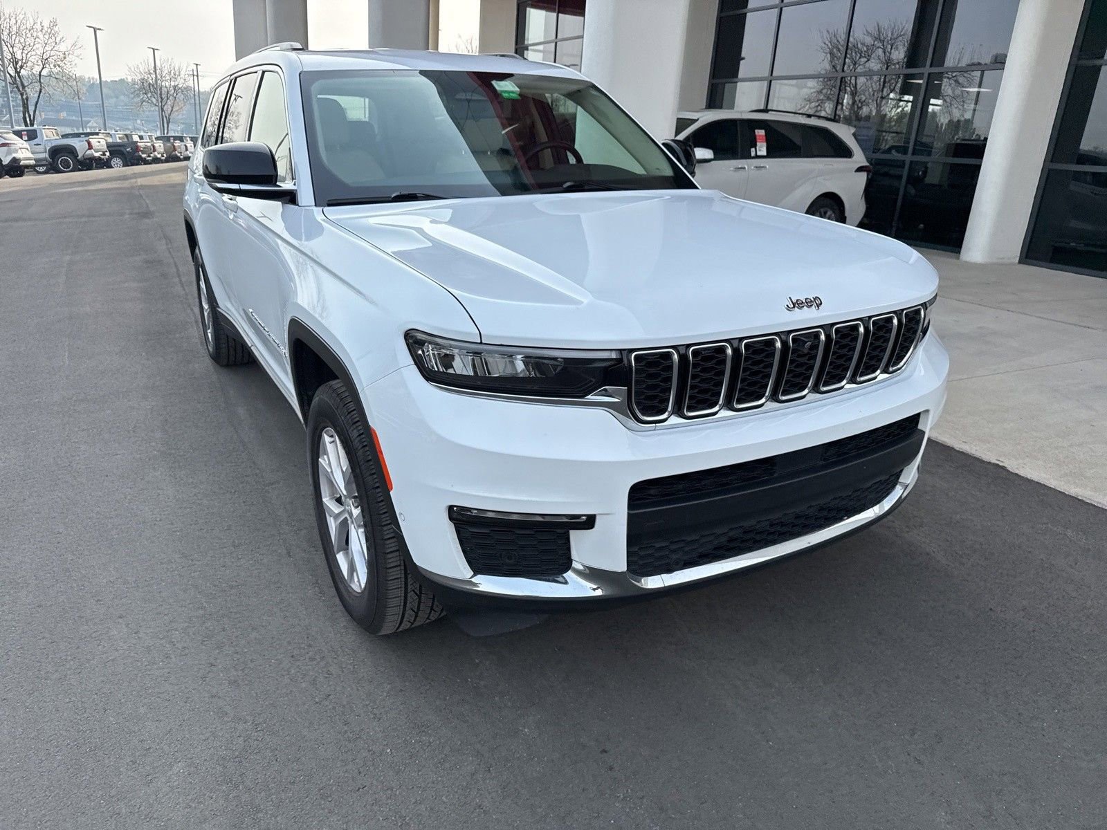 Used 2022 Jeep Grand Cherokee L Limited w/ Luxury Tech Group II AWD/4WD image 1