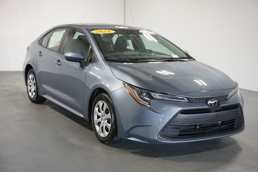 Certified 2024 Toyota Corolla LE image 3