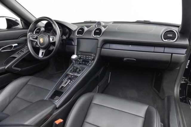 Used 2022 Porsche 718 Boxster GTS image 2