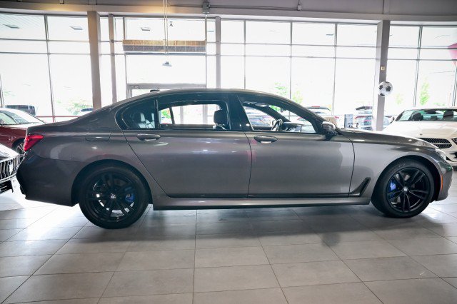 Used 2019 BMW 750i xDrive w/ M Sport Package AWD/4WD image 4