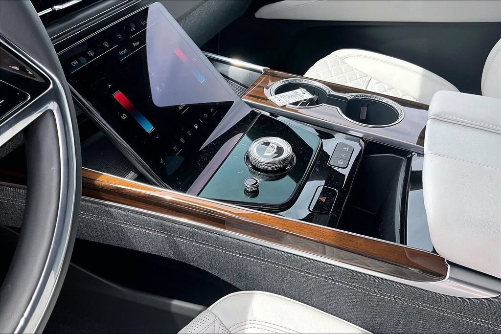New 2026 Cadillac Escalade ESV Platinum Sport w/ LPO, ONYX Package AWD/4WD image 8