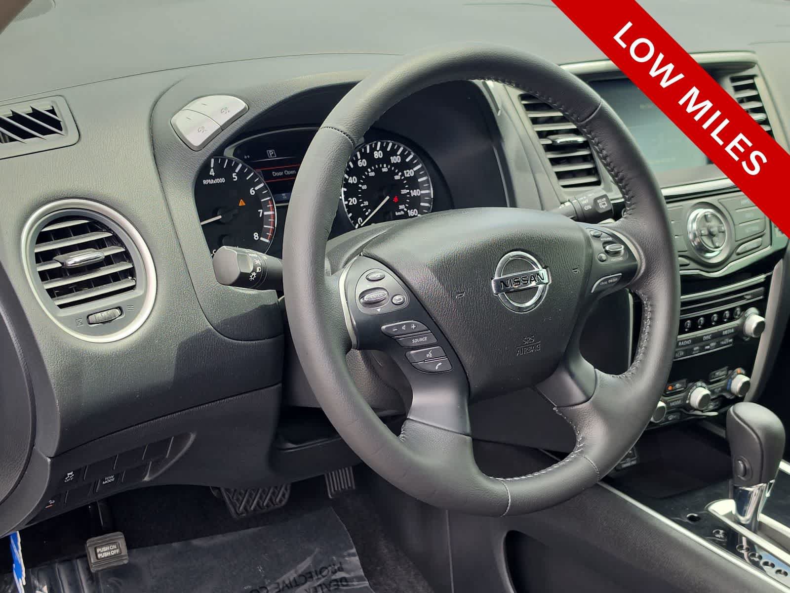 Used 2020 Nissan Pathfinder SV FWD image 10