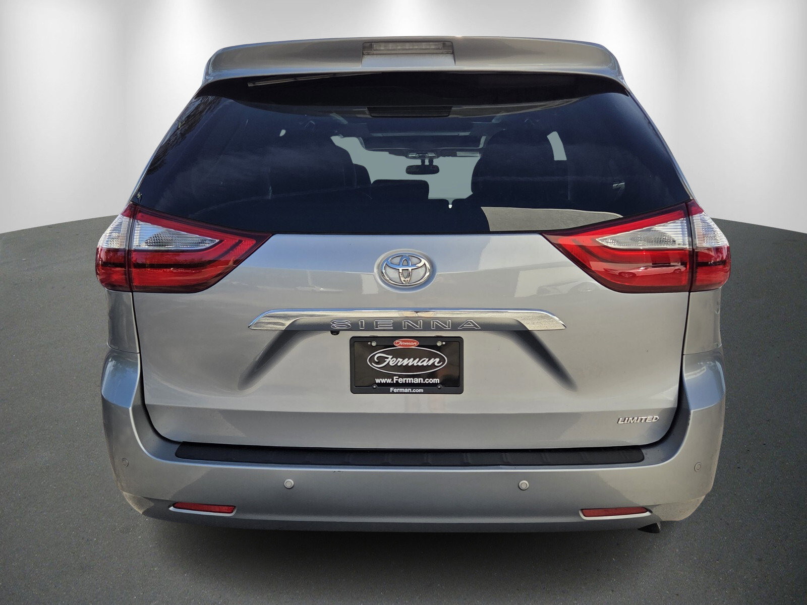 Used 2017 Toyota Sienna Limited image 6