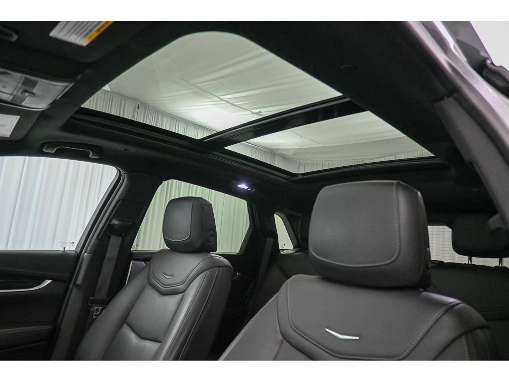 Certified 2024 Cadillac XT5 Premium Luxury FWD image 37