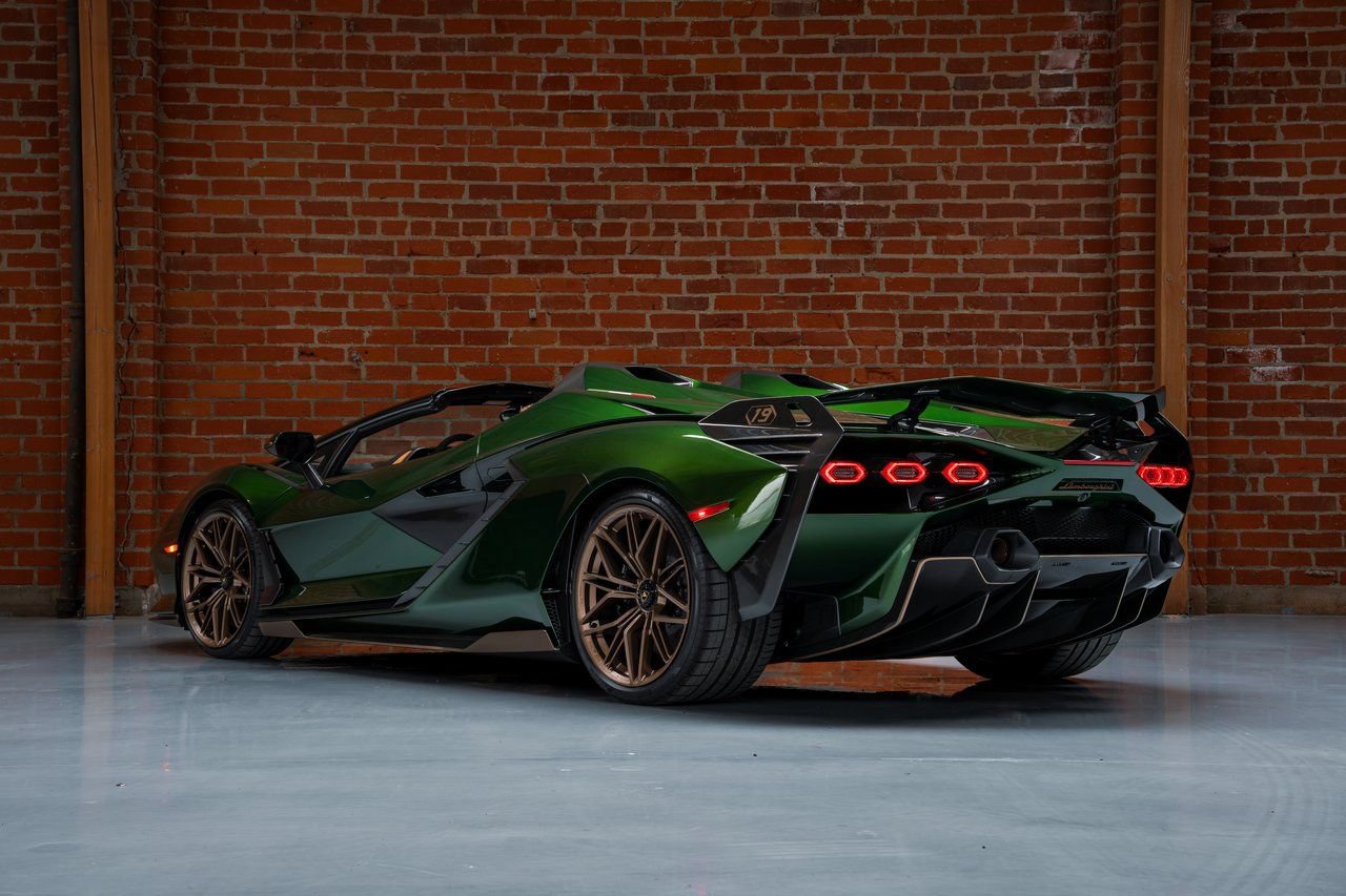 Used 2021 Lamborghini Sian Roadster AWD/4WD image 34