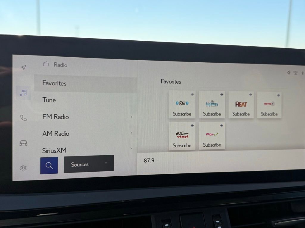 Used 2023 Lexus ES 350 F Sport w/ Accessory Package (Z2) image 22