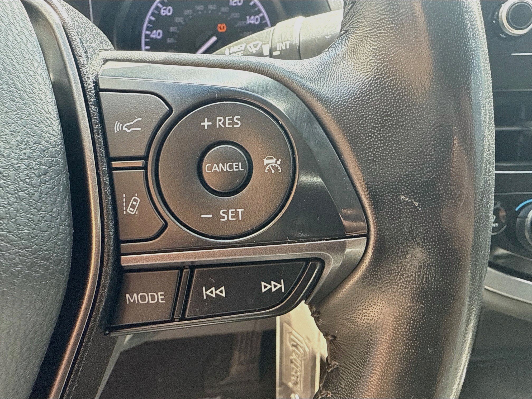 Used 2022 Toyota Camry SE FWD image 36