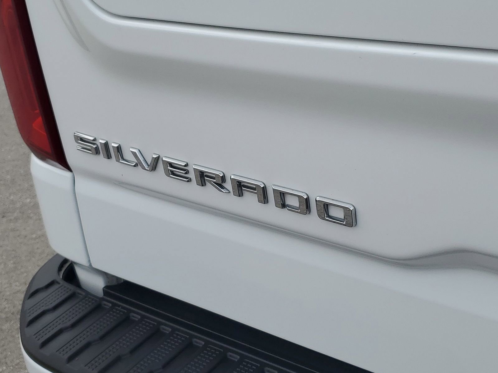 Used 2022 Chevrolet Silverado 1500 RST image 7