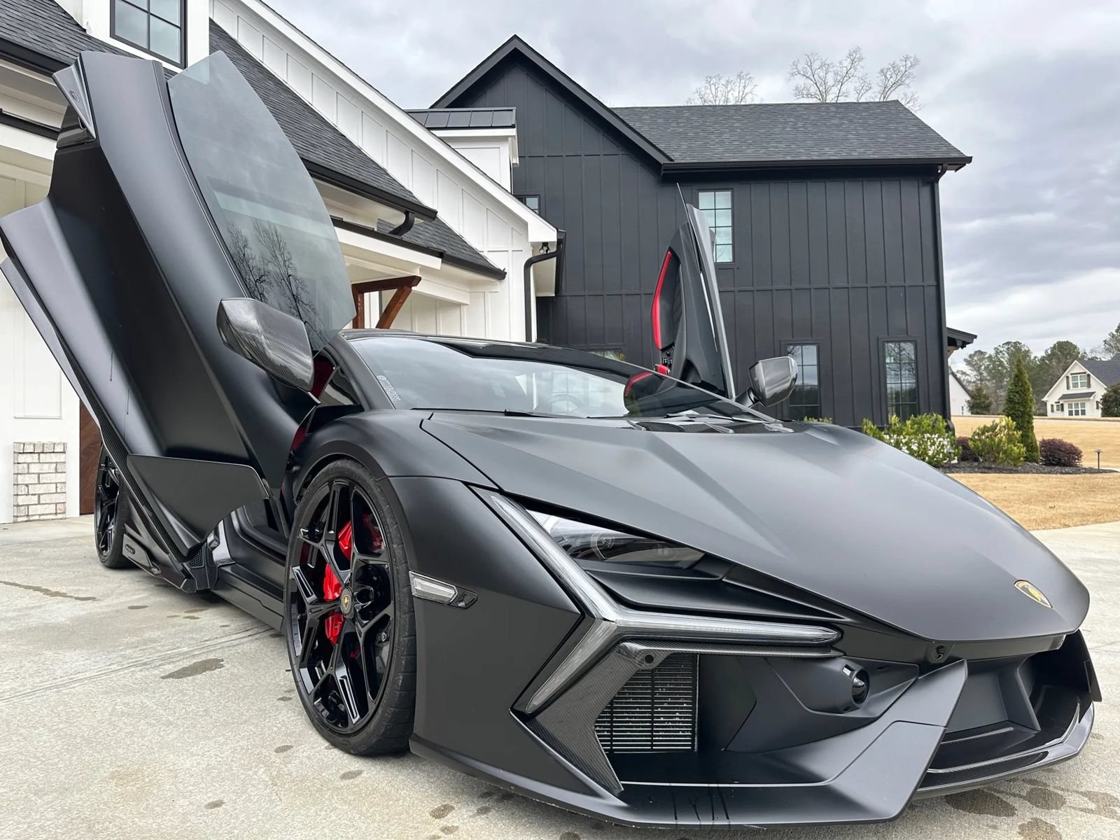 Used 2024 Lamborghini Revuelto AWD/4WD image 7