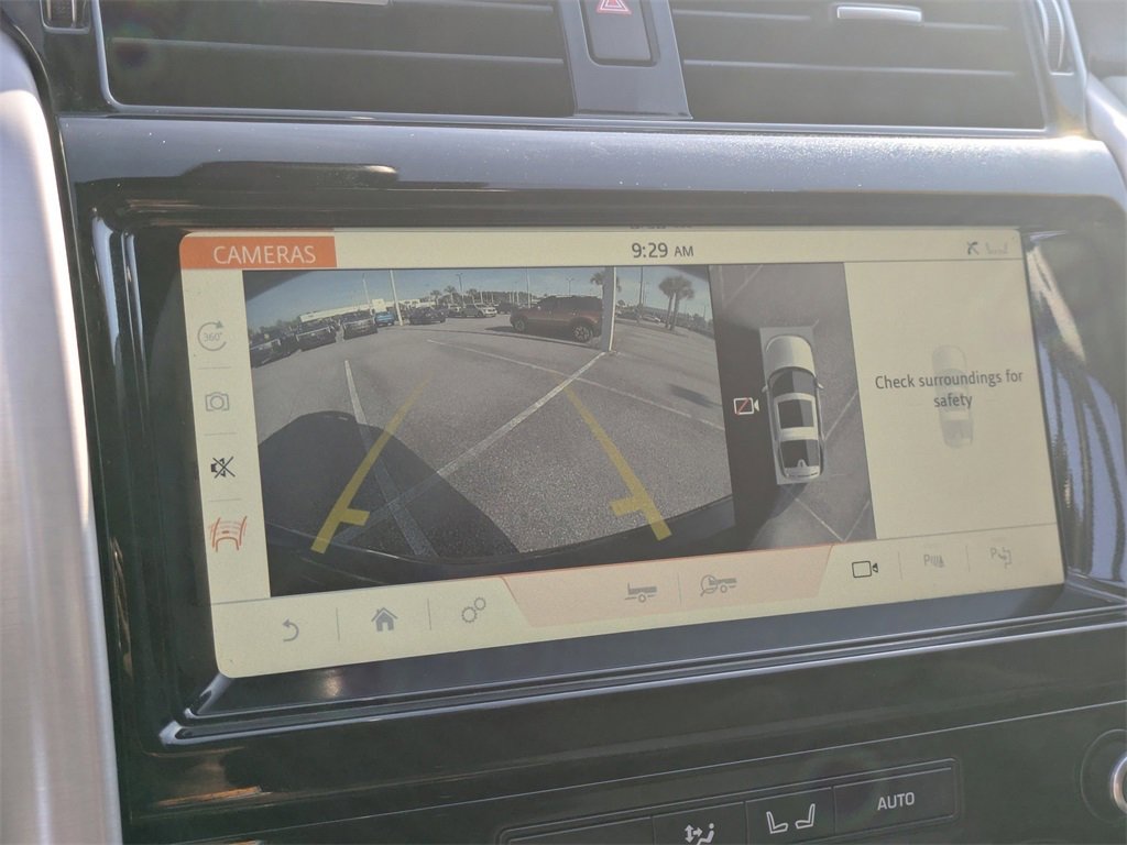 Used 2019 Land Rover Discovery HSE image 9