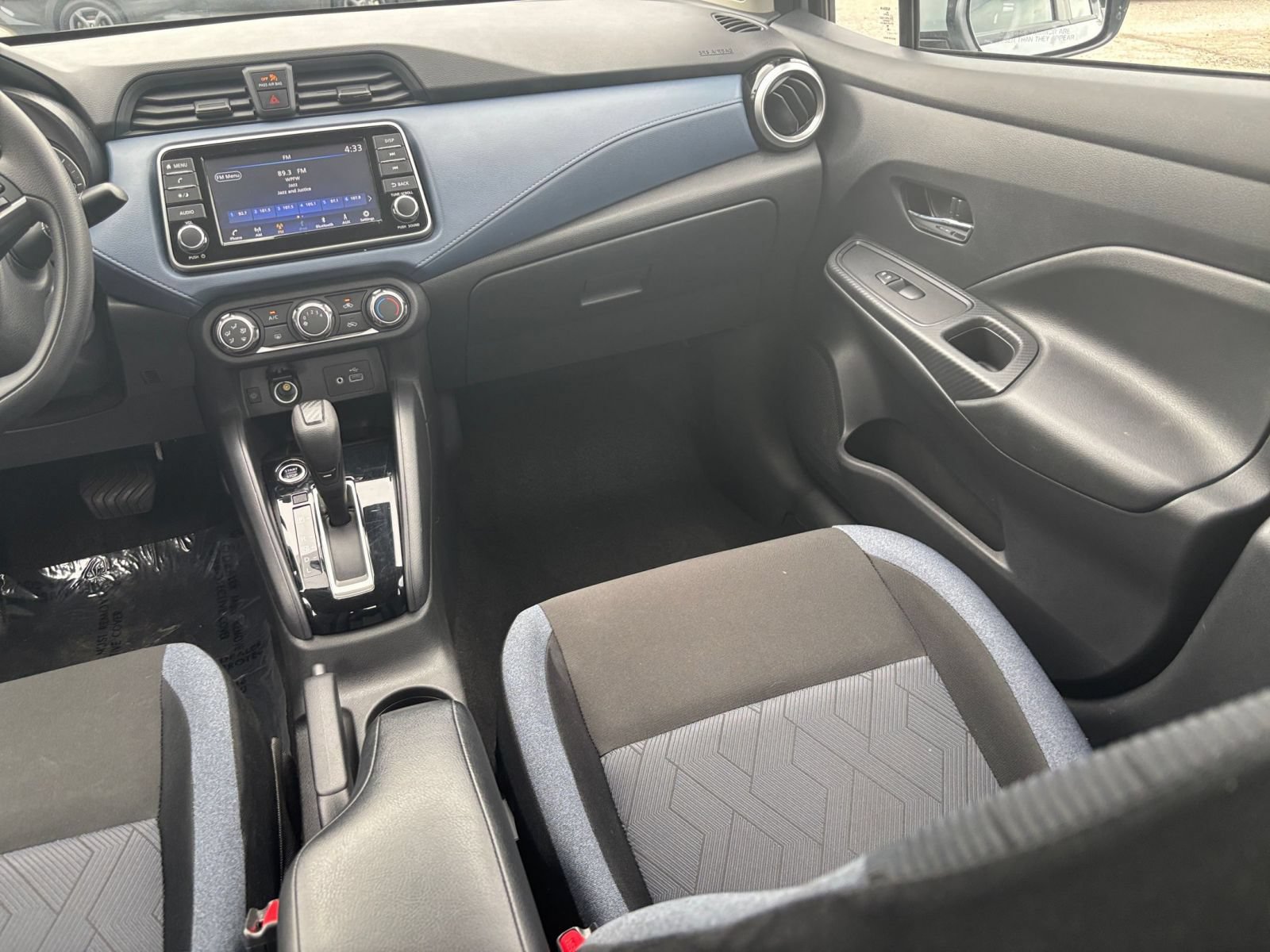 Used 2025 Nissan Versa SV FWD image 25