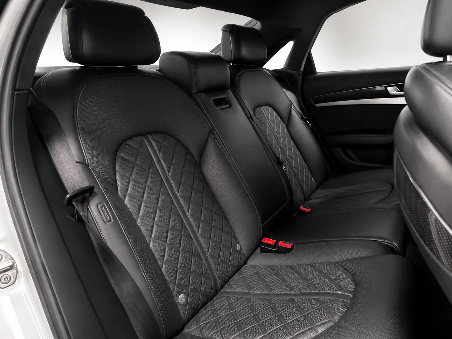 Used 2013 Audi S8 AWD/4WD image 22