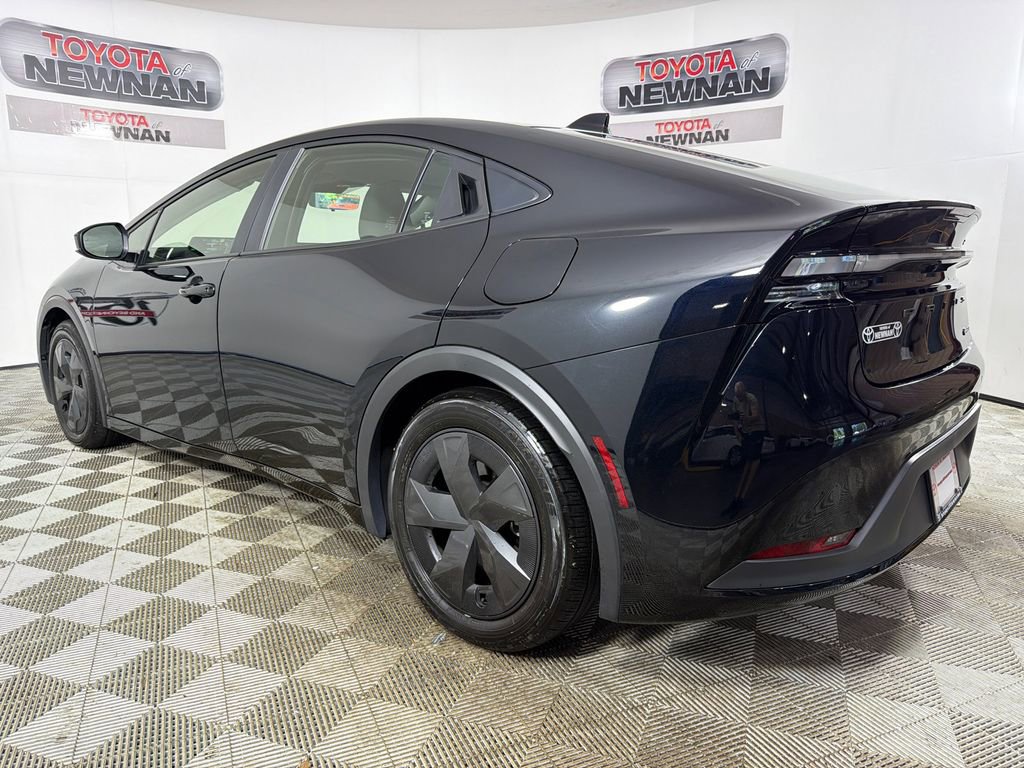 Used 2025 Toyota Prius Plug-In Hybrid image 5