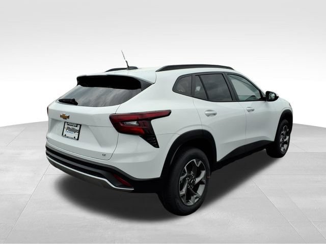 New 2026 Chevrolet Trax LT w/ LT Convenience Package FWD image 3
