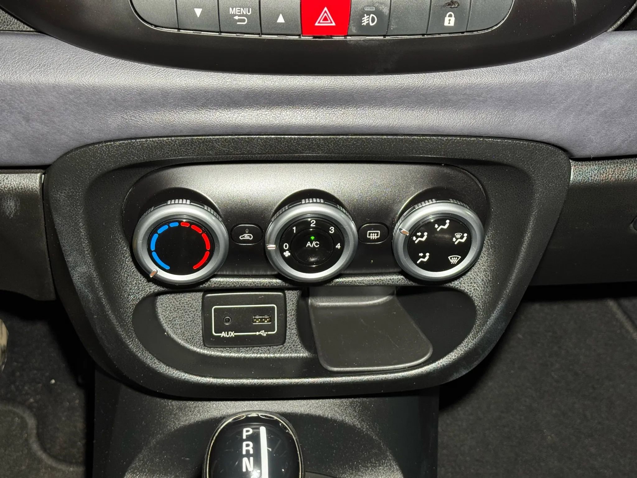 Used 2017 FIAT 500L Trekking w/ Dual-Pane Sunroof Package FWD image 47