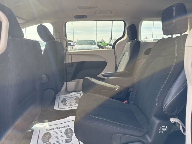 Used 2023 Chrysler Voyager LX image 16