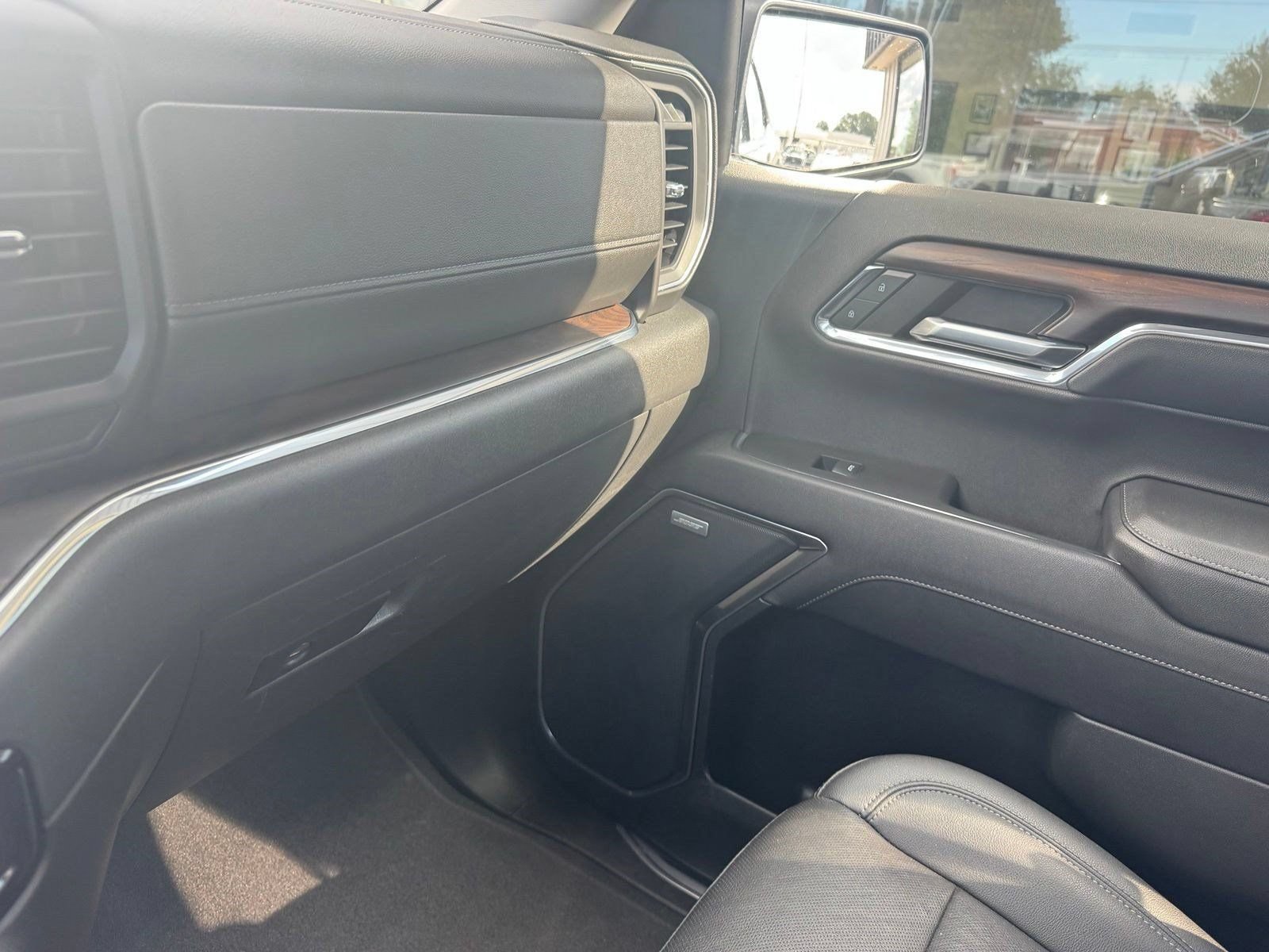 Certified 2023 GMC Sierra 1500 SLT w/ SLT Premium Package AWD/4WD image 11