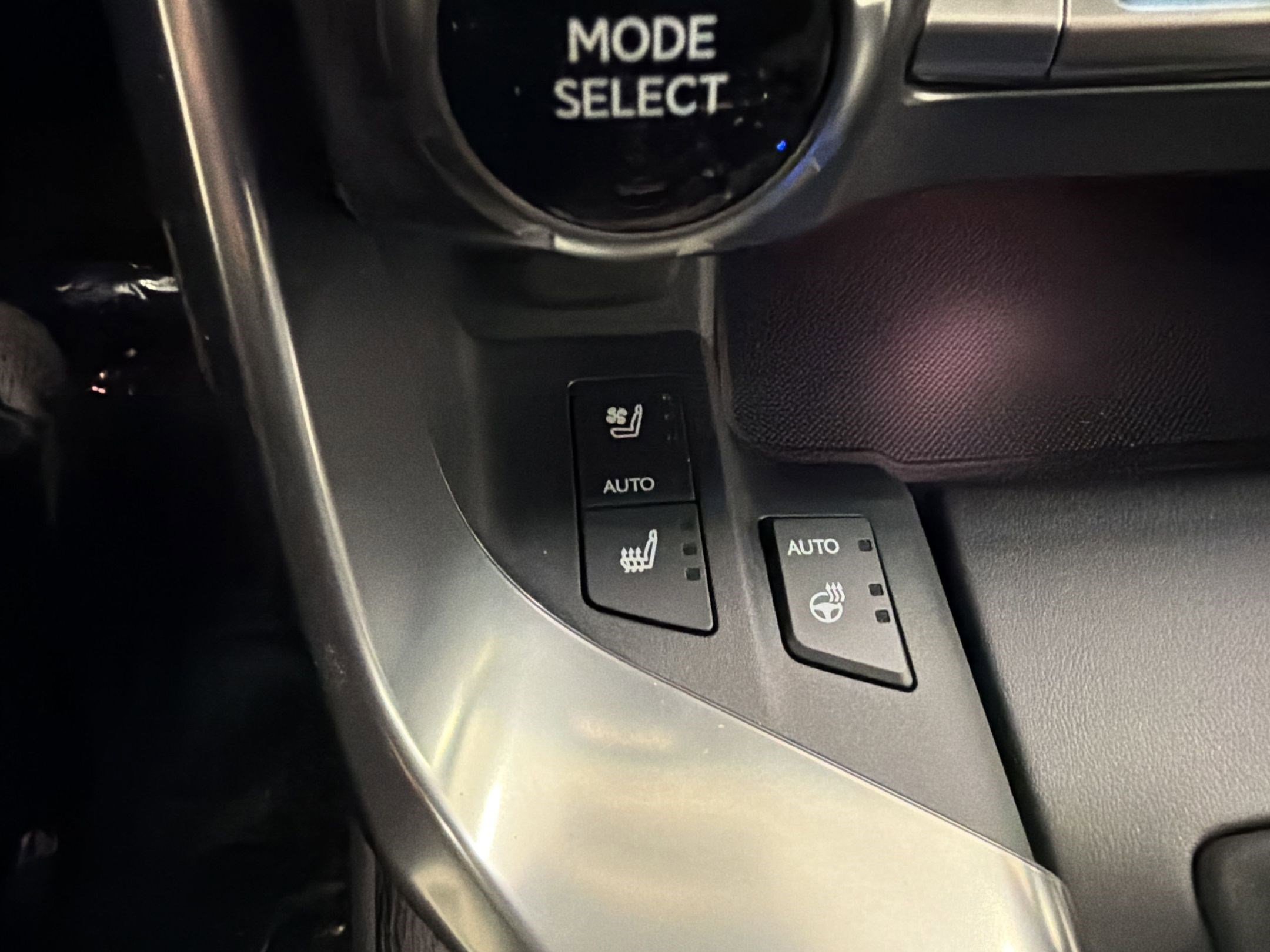 New 2026 Lexus LX 700h Luxury AWD/4WD image 32