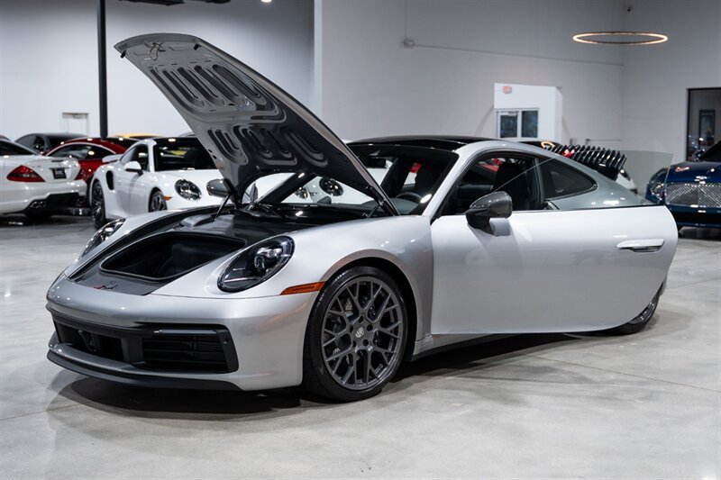 Used 2024 Porsche 911 Carrera T RWD image 34