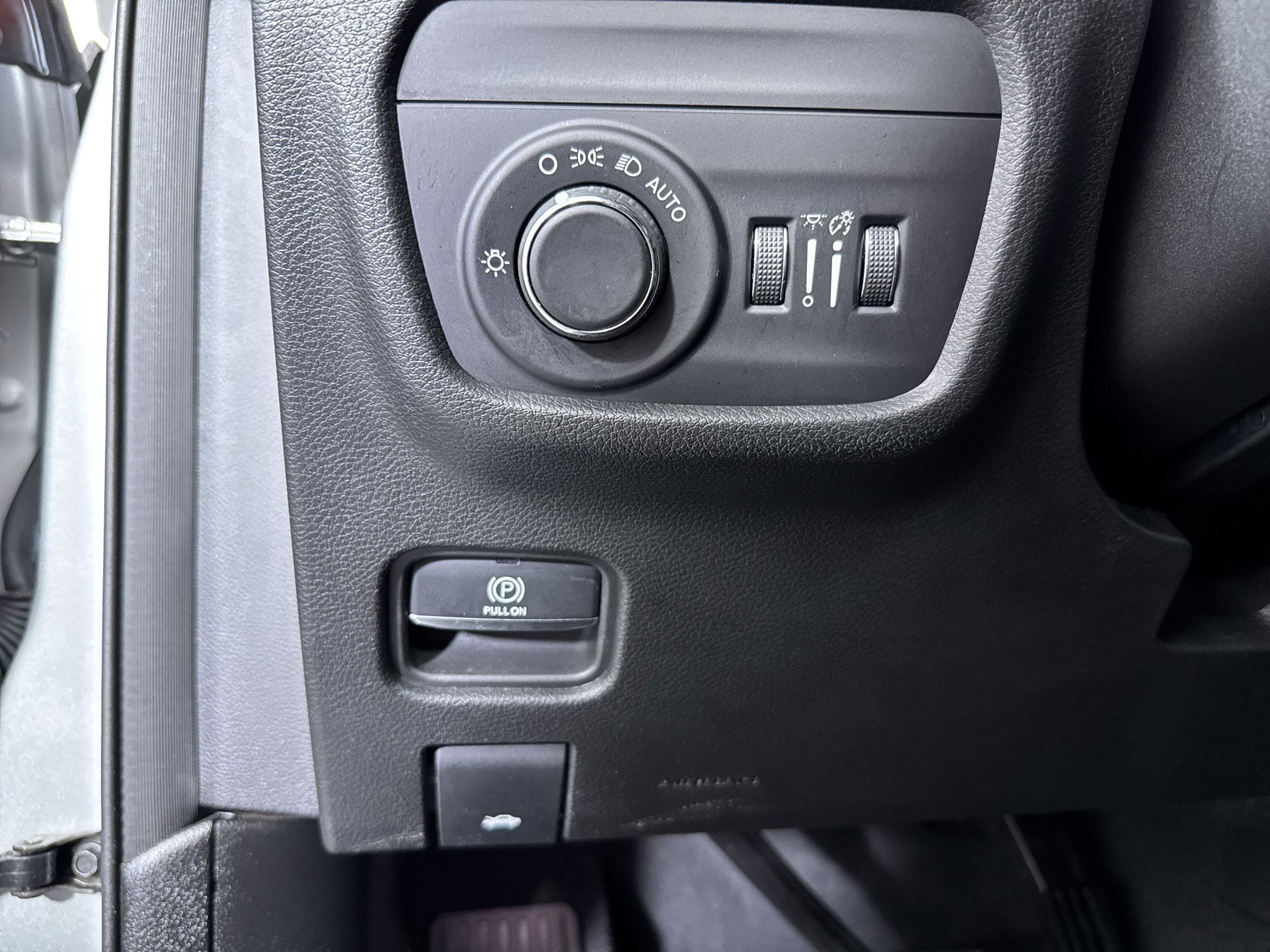 Used 2023 Jeep Grand Cherokee L Laredo AWD/4WD image 29