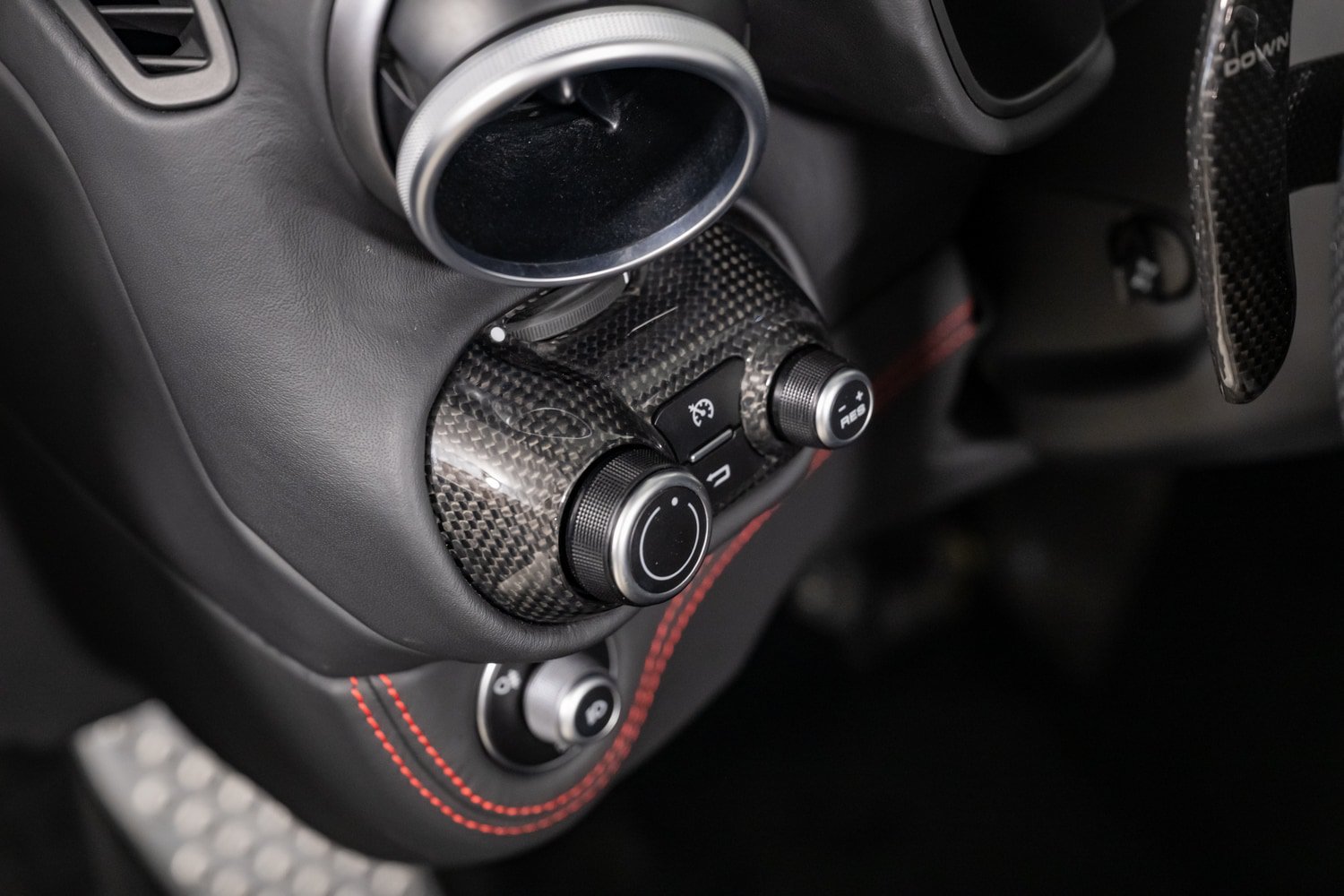 Used 2019 Ferrari Portofino RWD image 45