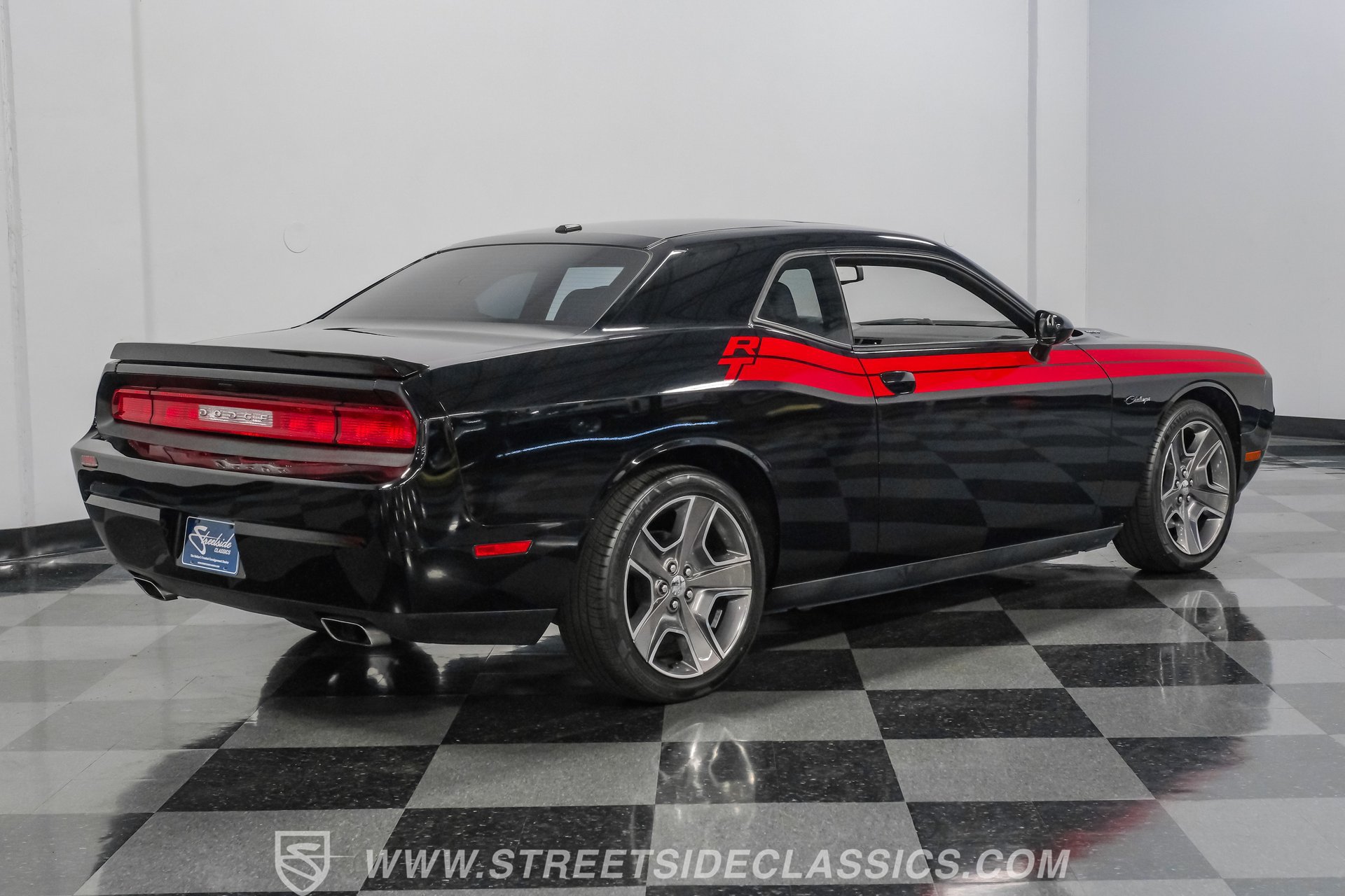 Used 2012 Dodge Challenger R/T RWD image 11