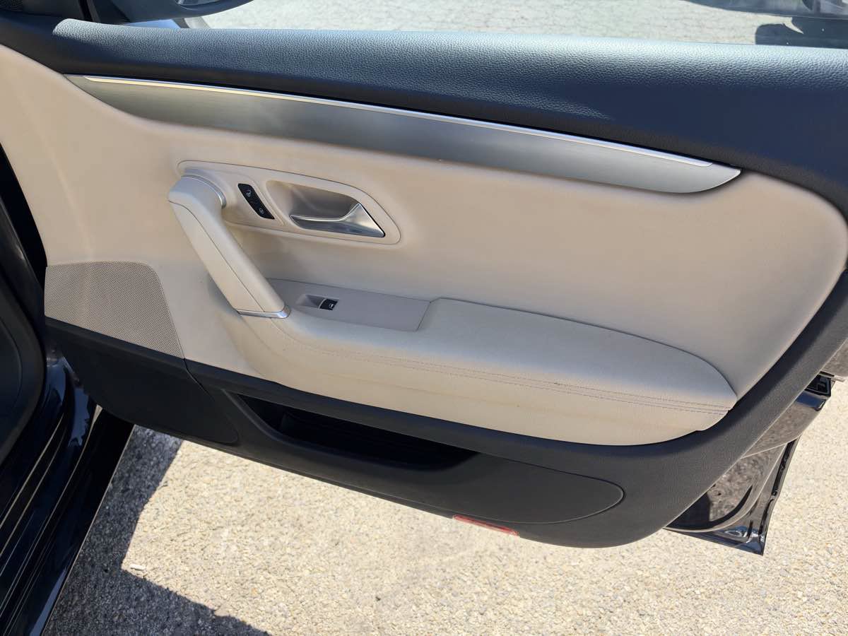 Used 2013 Volkswagen CC Lux FWD image 10
