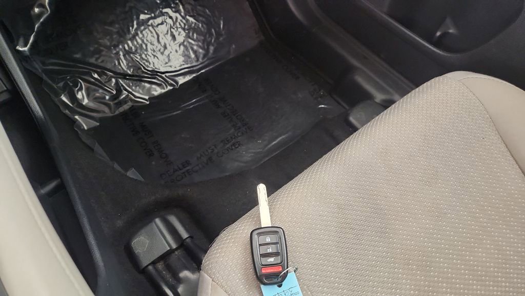 Used 2017 Honda HR-V LX image 15