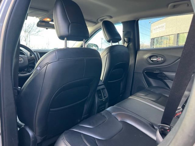 Used 2020 Jeep Cherokee Latitude Plus image 13