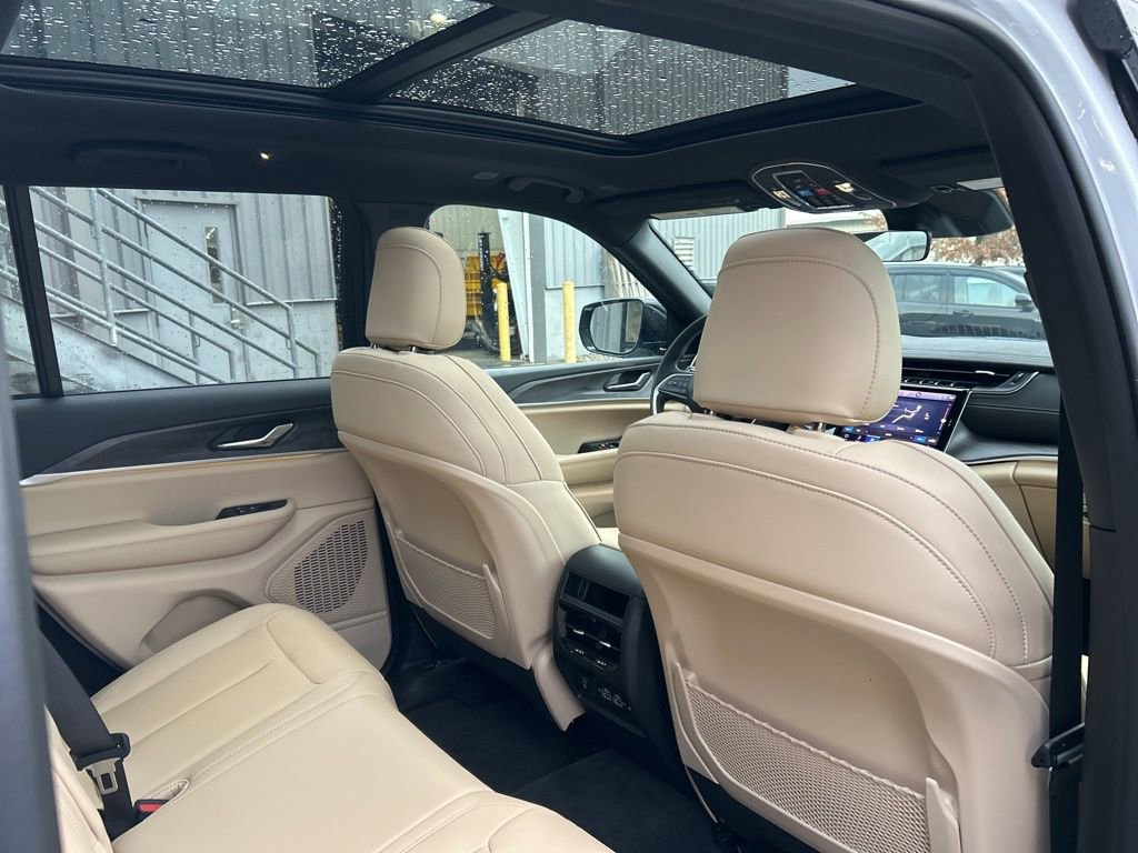 New 2025 Jeep Grand Cherokee Limited image 42