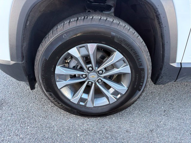 Used 2026 Chevrolet Equinox LT AWD/4WD image 13