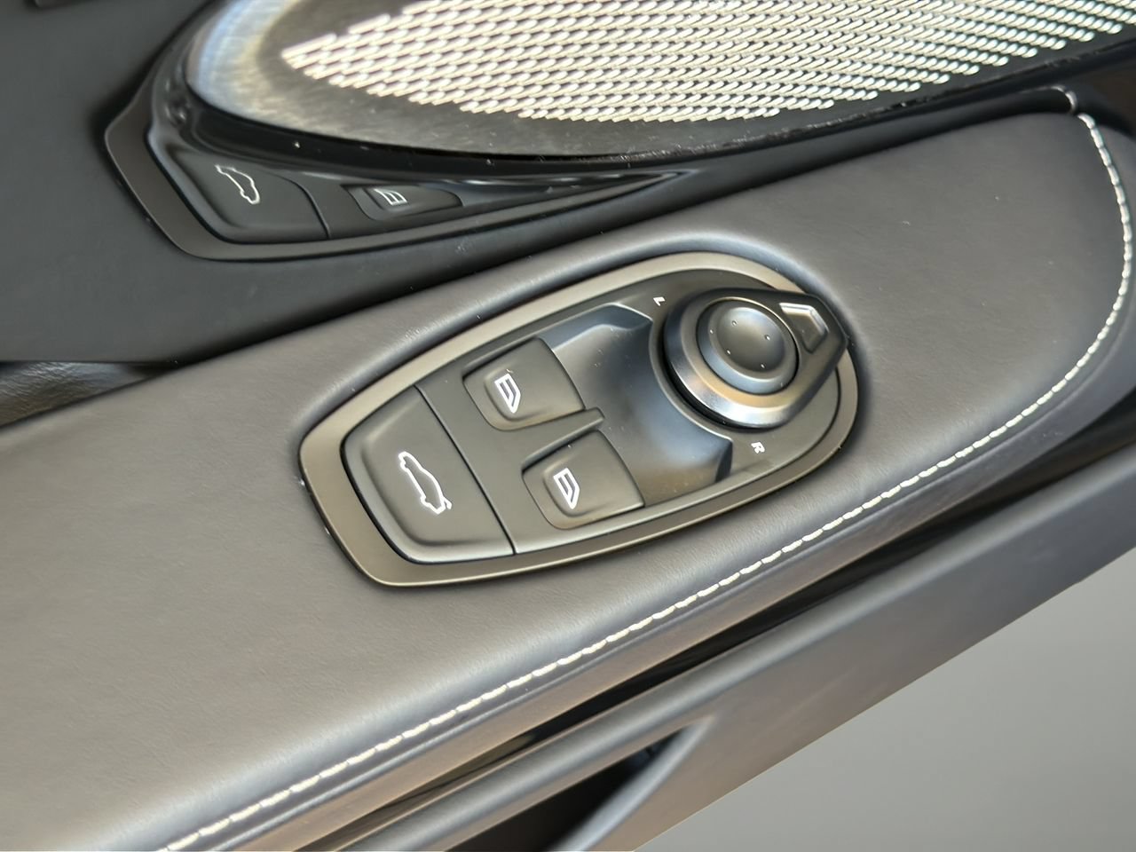 Used 2026 Aston Martin DB12 Convertible RWD image 11