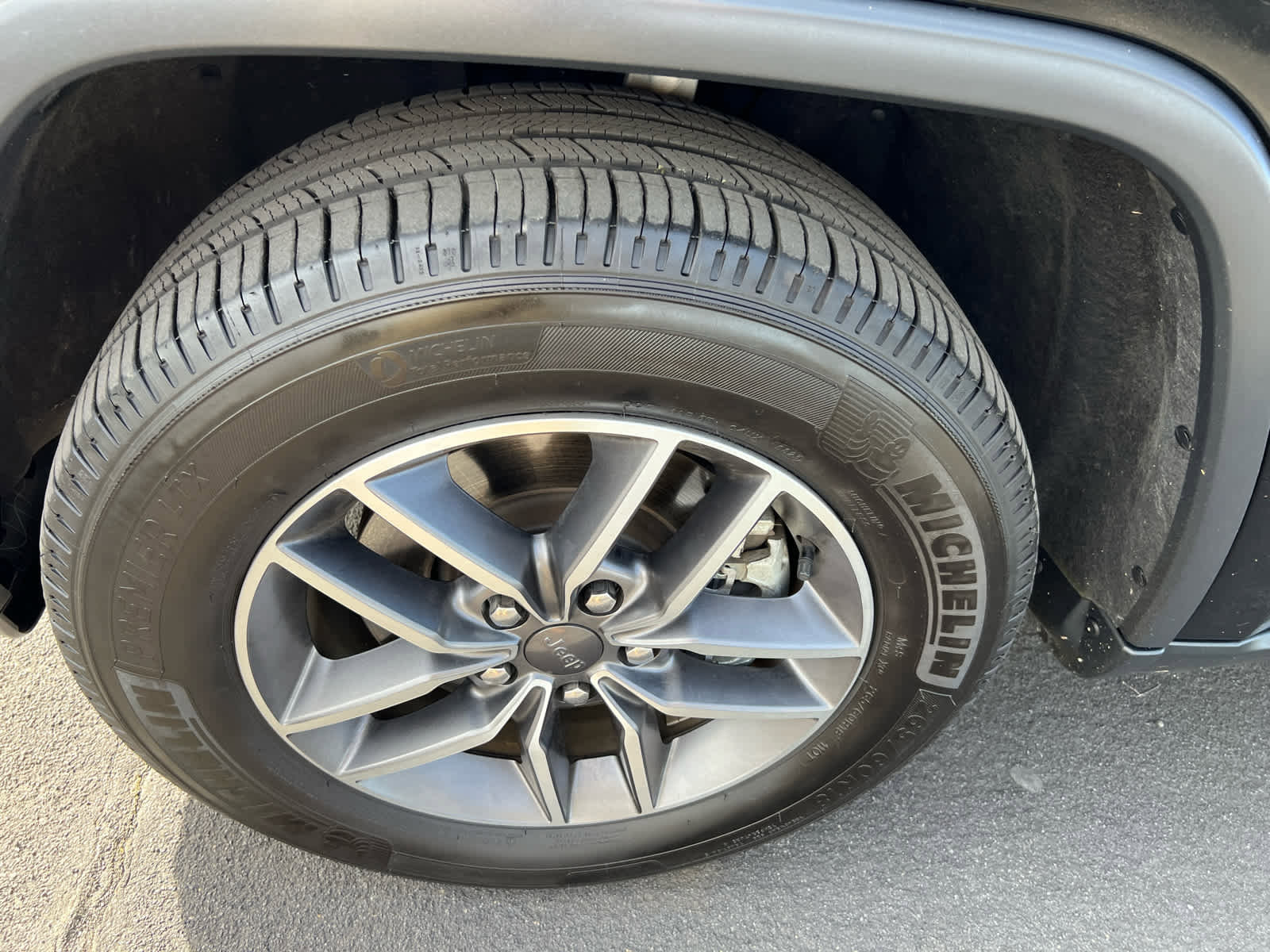 Used 2022 Jeep Grand Cherokee Limited image 6