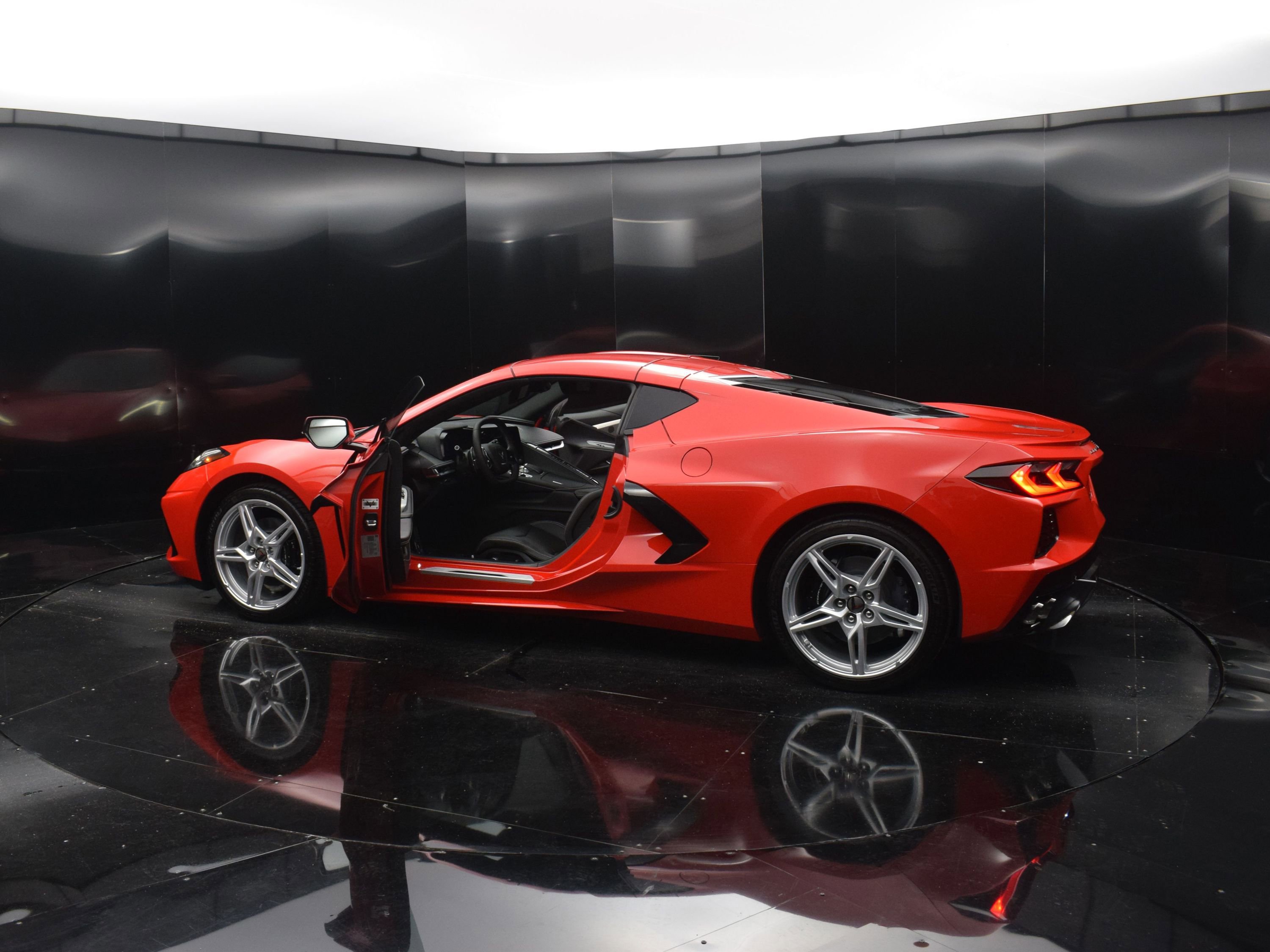 Used 2024 Chevrolet Corvette Stingray Preferred Cpe w/ 2LT image 34