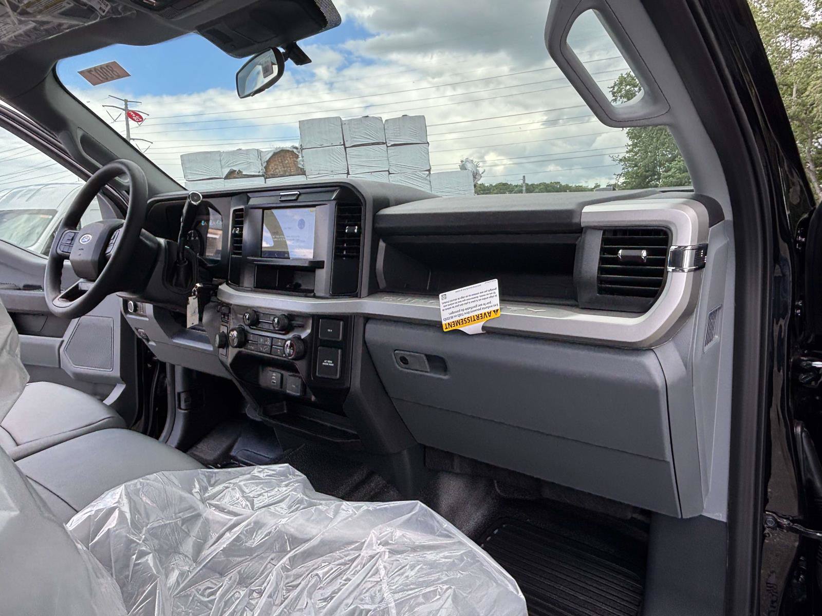 New 2026 Ford F550 4x4 Supercab Super Duty image 17