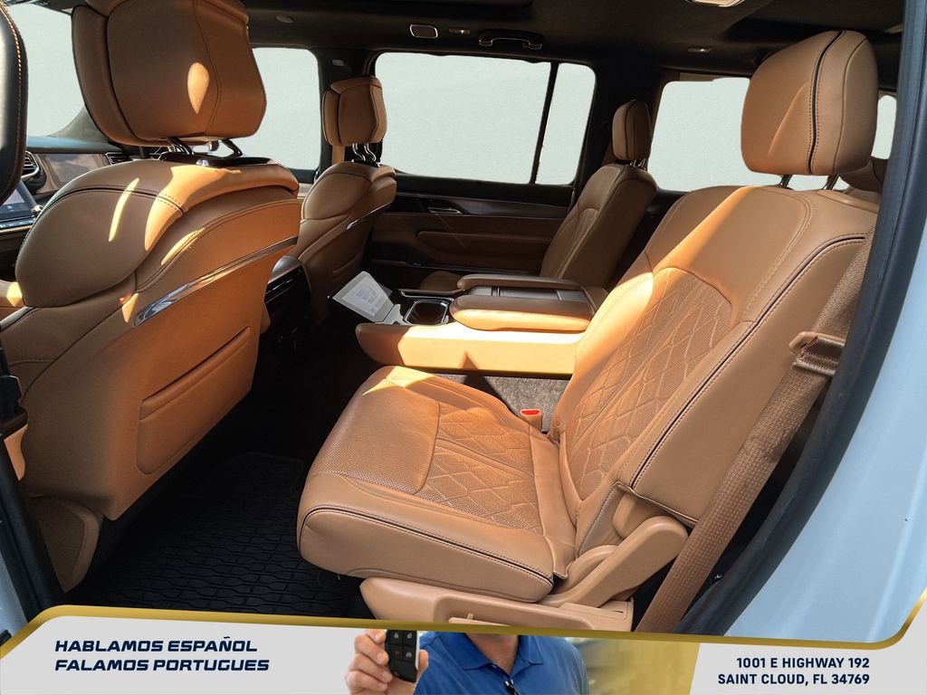 Used 2022 Jeep Grand Wagoneer Series III w/ HD Trailer Tow Package image 21