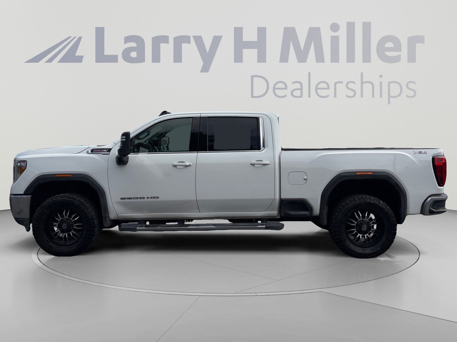 Used 2020 GMC Sierra 2500 SLE w/ SLE Convenience Package AWD/4WD image 2