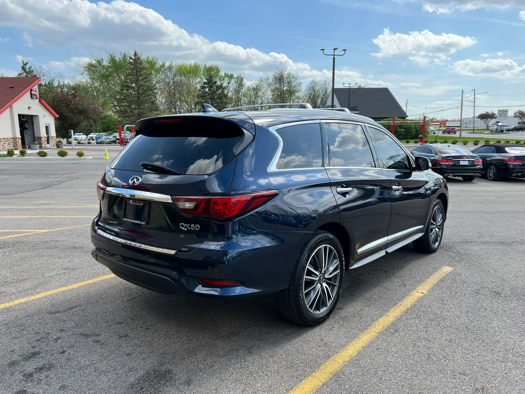 Used 2019 INFINITI QX60 Luxe w/ Sensory Package AWD/4WD image 5