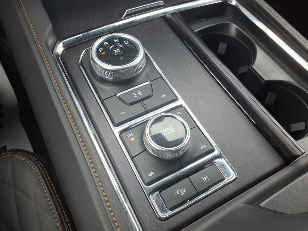 Used 2024 Ford Expedition Platinum image 25