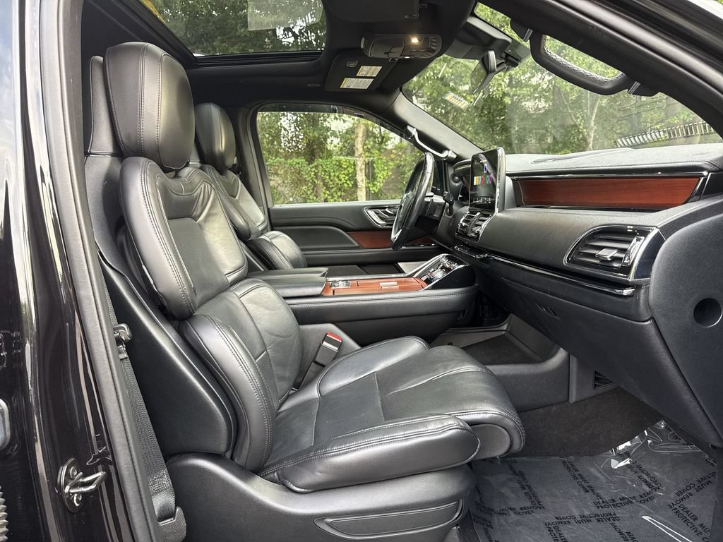 Used 2021 Lincoln Navigator Reserve w/ Luxury Package AWD/4WD image 26