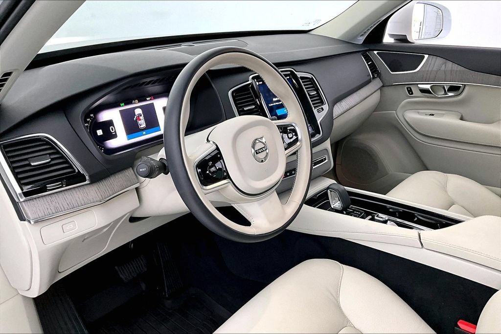 Certified 2025 Volvo XC90 B6 Plus w/ Protection Package Premier AWD/4WD image 16