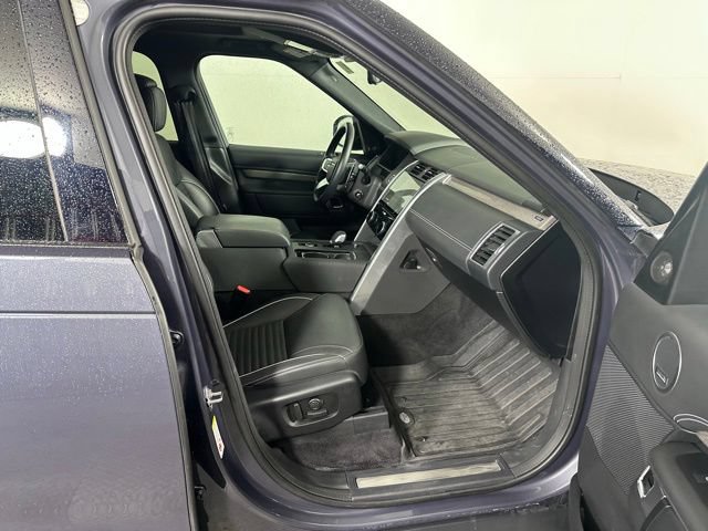 Used 2024 Land Rover Discovery Metropolitan Edition AWD/4WD image 10