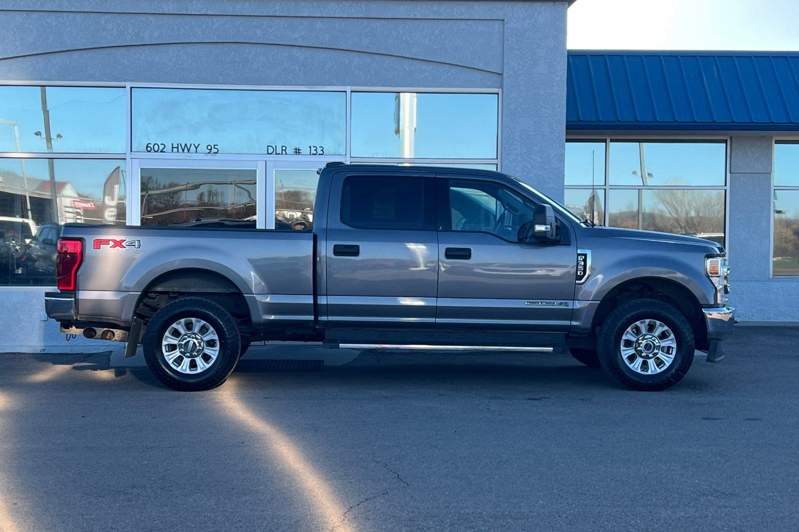 Used 2022 Ford F350 XLT AWD/4WD image 3