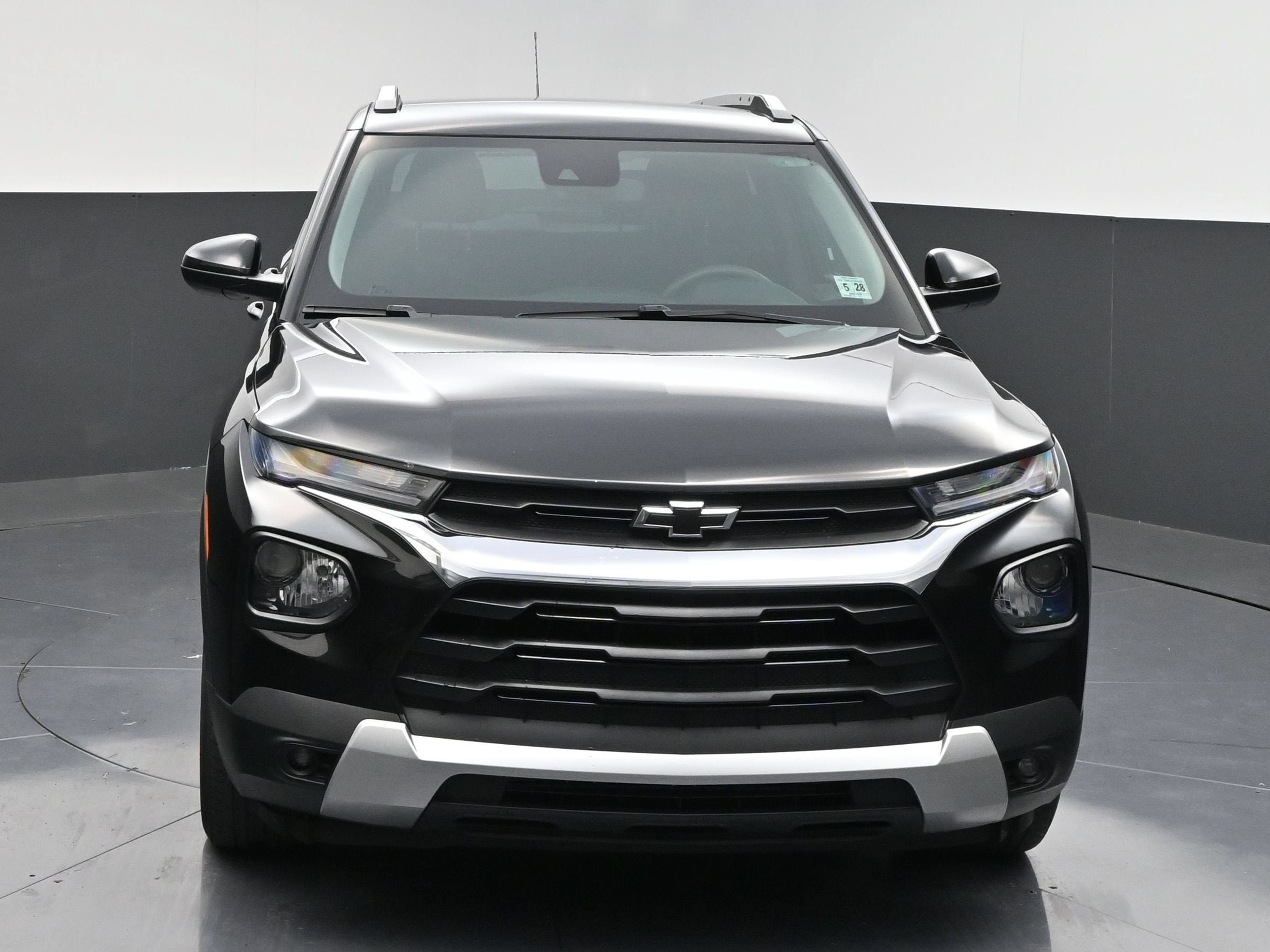 Used 2023 Chevrolet TrailBlazer LT w/ Convenience Package AWD/4WD image 2