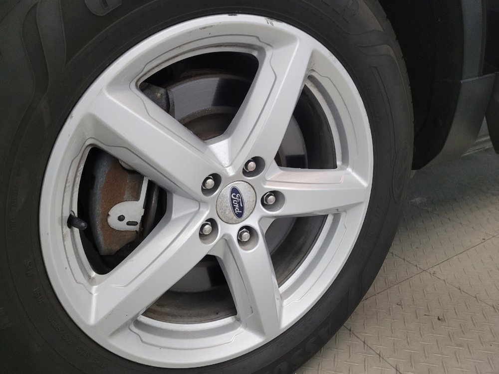 Used 2017 Ford Explorer XLT image 31