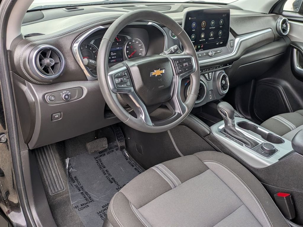 Used 2025 Chevrolet Blazer LT AWD/4WD image 14